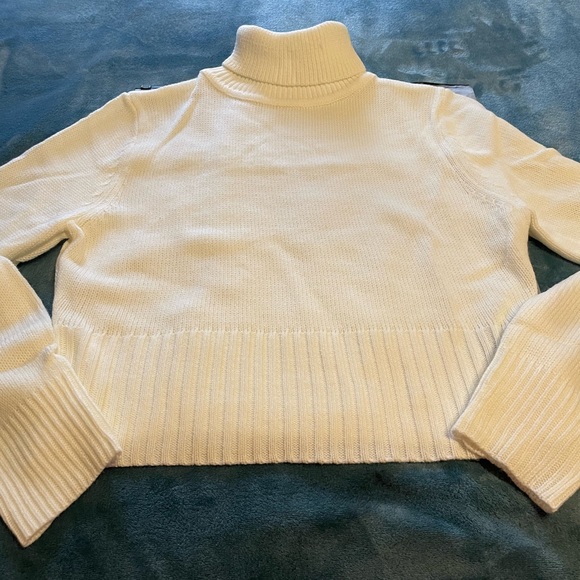 New cream sweater - Picture 4 of 8